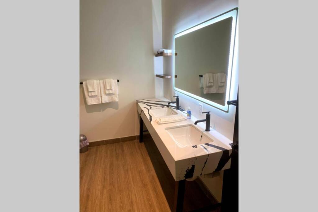 3E-*New* Apartment -5 Min From Downtown, Sleeps 4 Pittsburgh Extérieur photo